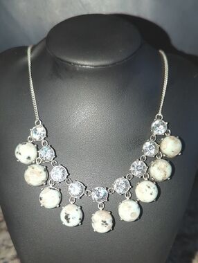 ⏳Elegant Mint Stone and Crystal Statement Necklace